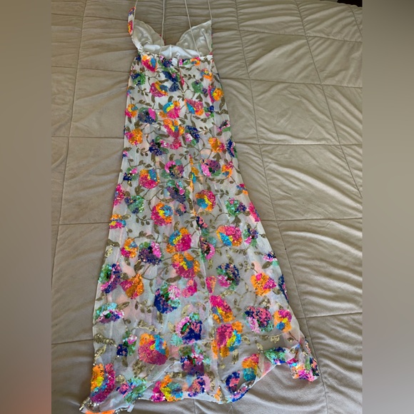 EUC Lucky in the sky halter gown white with flower sequins pattern size Medium - Picture 5 of 12